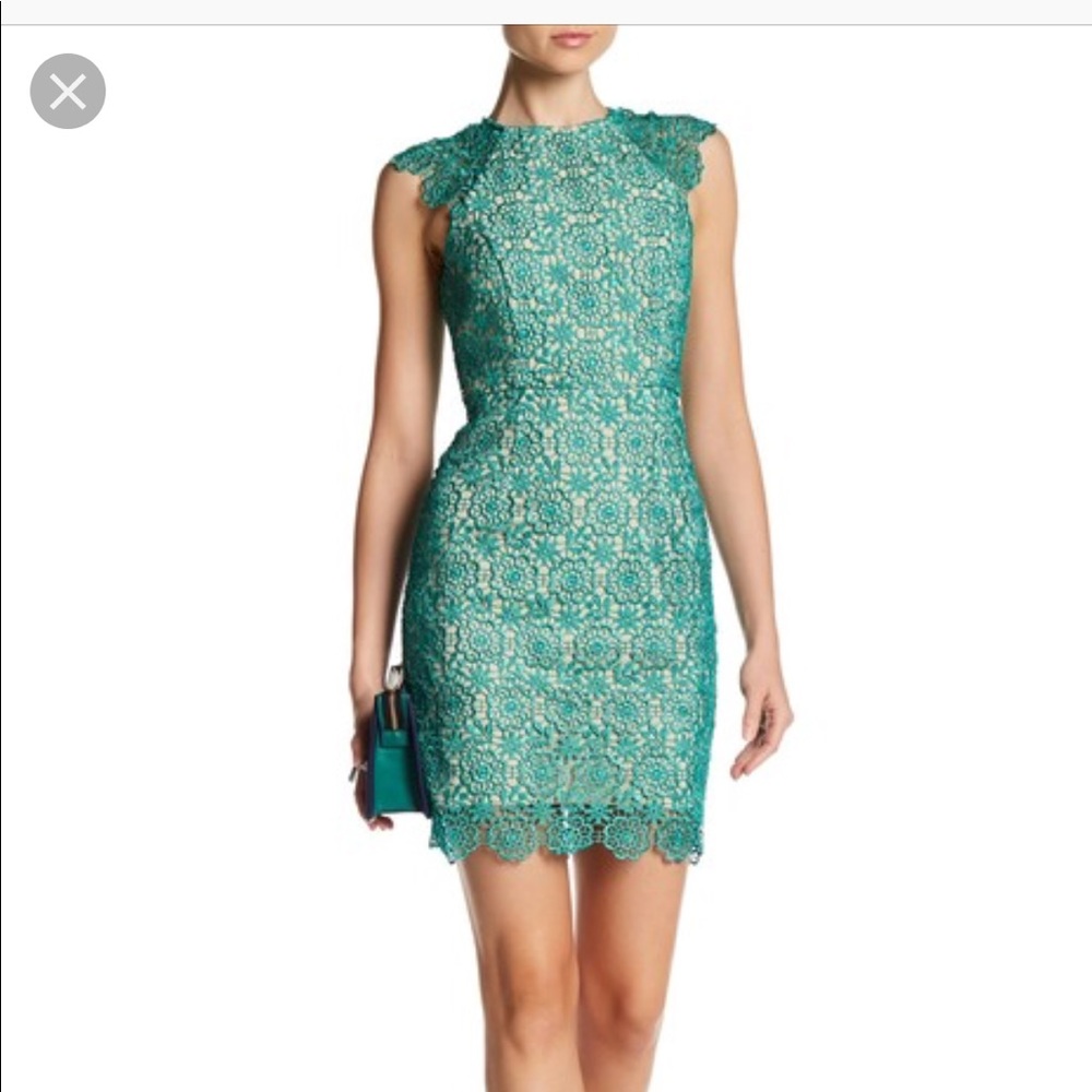 Green lace cap sleeve dress
